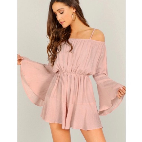 Black Off thé Shoulder Romper - Picture 2 of 8